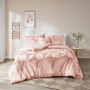 4 piece King comforter set - Color: Blush